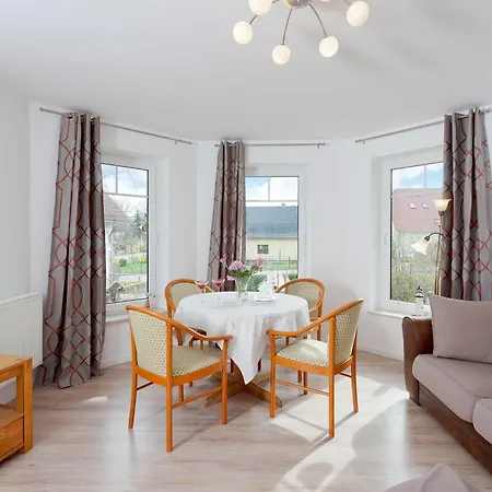 아파트 Im Gaestehaus Knuth 치노비츠