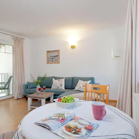 아파트 Im Gaestehaus Knuth *